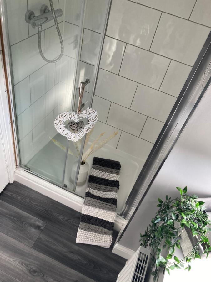 Cheshire Home Stays Crewe Exterior foto