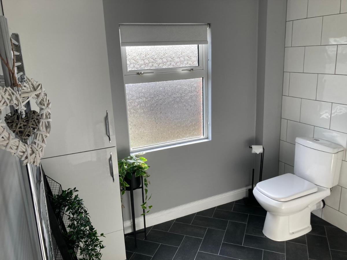 Cheshire Home Stays Crewe Exterior foto